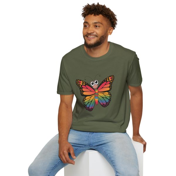 Tshirt LGBTQ+ papillon coloré avec grands yeux sur fond noir design vibrant et amusant pour célébrer la diversité LGBTQ+ shirt t-shirt - Image 72