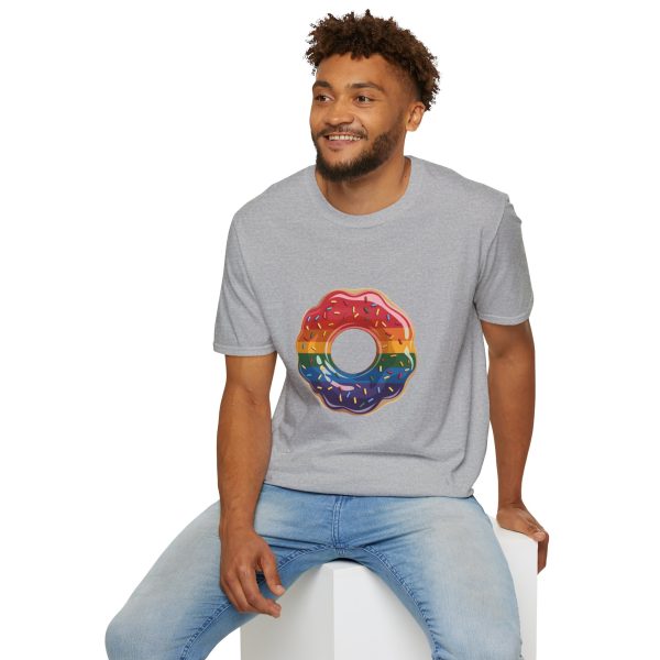 Tshirt Drapeau LGBT donut arc-en-ciel avec paillettes sur fond noir design coloré et amusant pour célébrer la diversité LGBTQ+ shirt t-shirt - Image 36