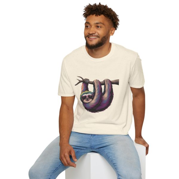 Tshirt LGBTQ+ paresseux accroché à une branche avec des lunettes de soleil design amusant et relaxant pour célébrer la fierté LGBTQ+ t-shirt - Image 48