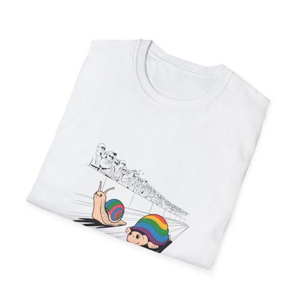 Tshirt LGBTQ+ deux escargots superposés design amusant pour célébrer la fierté et l'inclusion dans la communauté LGBT+ shirt t-shirt - Image 16