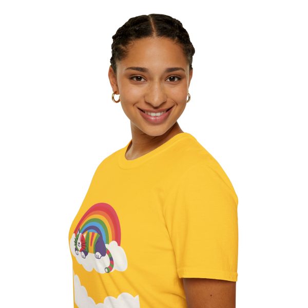 Tshirt LGBTQ+ chat dormant sur un nuage avec arc-en-ciel en arrière-plan design mignon et apaisant pour fierté LGBTQ+ shirt t-shirt - Image 57