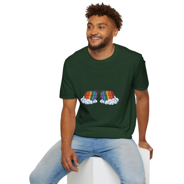 Tshirt LGBTQ+ lunettes de soleil arc-en-ciel avec nuages sur fond noir design stylé et éclatant pour célébrer la diversité LGBTQ+ t-shirt - Image 84