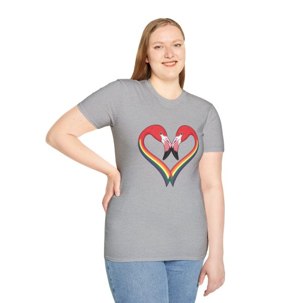 Tshirt LGBT+ flamants roses formant un coeur design symbolique pour célébration de l'amour et fierté LGBTQ+ et diversité shirt t-shirt - Image 29