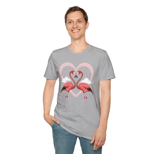 Tshirt LGBTQ+ flamants roses formant un coeur design symbolique et symbolique pour célébrer l'amour et la diversité LGBTQ+ shirt t-shirt - Image 31