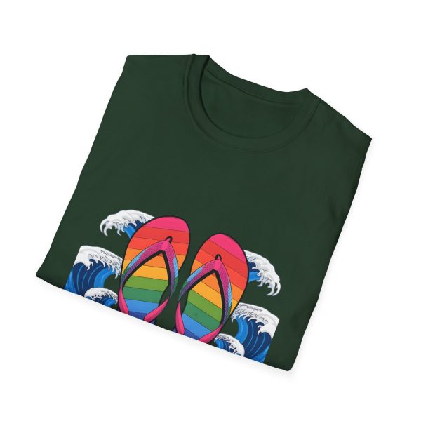 Tshirt LGBT+ tongs flottant dans l'eau design coloré et décontracté pour célébrer la fierté LGBTQ+ et l'amour universel shirt t-shirt - Image 76