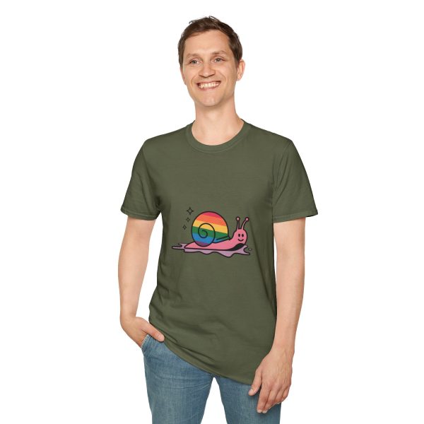 Tshirt Drapeau LGBT escargot avec coquille arc-en-ciel design amusant et coloré pour sensibilisation LGBTQ+ et fierté shirt t-shirt - Image 67