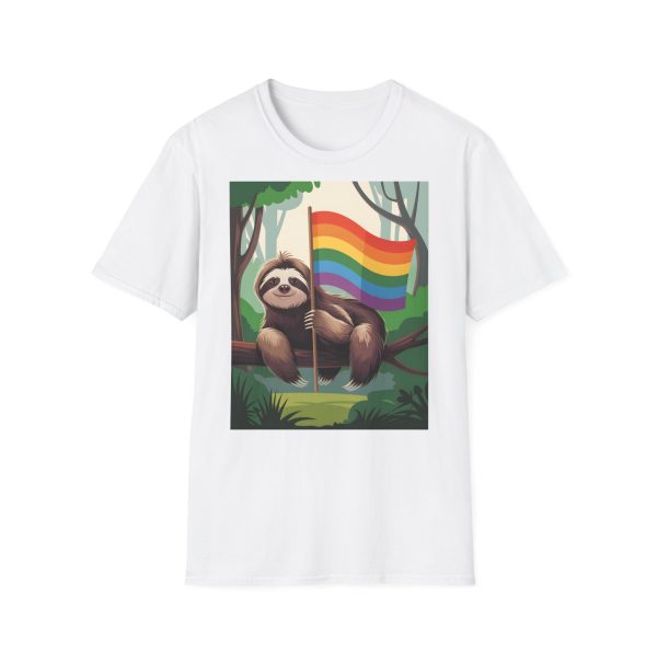 Tshirt Drapeau LGBT paresseux assis sur un arbre tenant un drapeau arc-en-ciel design décontracté et coloré pour fierté LGBTQ+ shirt t-shirt - Image 13