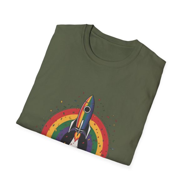 Tshirt LGBT+ fusée avec arc-en-ciel en arrière-plan design futuriste et coloré pour fierté et soutien à la communauté LGBTQ+ shirt t-shirt - Image 64