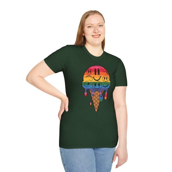 Tshirt LGBT+ cônes de glace avec visages souriants design amusant et mignon pour sensibilisation à la diversité et inclusion LGBTQ+ t-shirt - Image 77