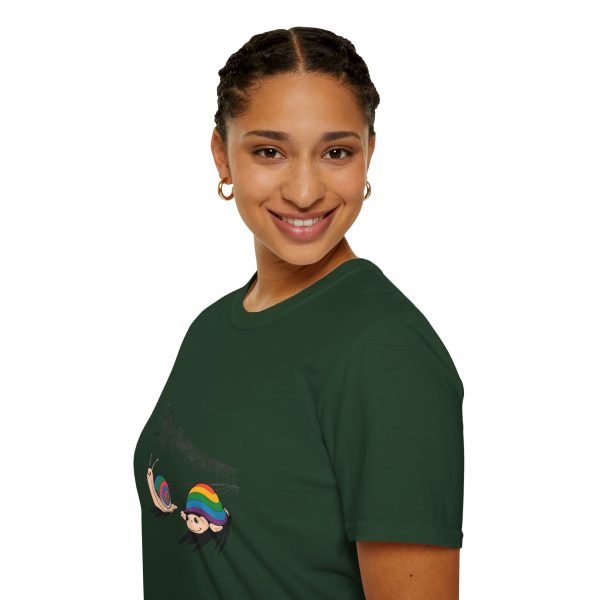 Tshirt LGBTQ+ deux escargots superposés design amusant pour célébrer la fierté et l'inclusion dans la communauté LGBT+ shirt t-shirt - Image 81