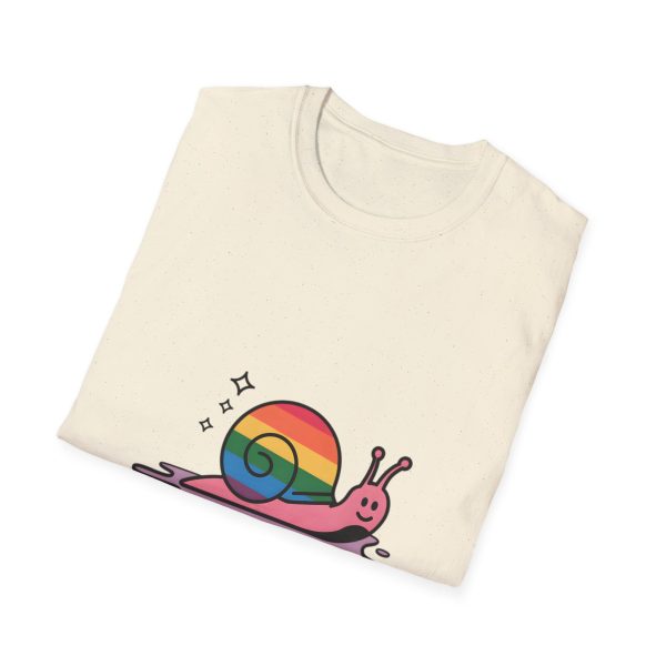 Tshirt Drapeau LGBT escargot avec coquille arc-en-ciel design amusant et coloré pour sensibilisation LGBTQ+ et fierté shirt t-shirt - Image 40