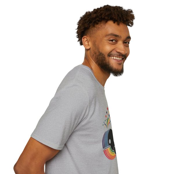 Tshirt LGBT+ baleine sautant hors d'un arc-en-ciel design magique et coloré pour célébrer la fierté et diversité LGBTQ+ shirt t-shirt - Image 35