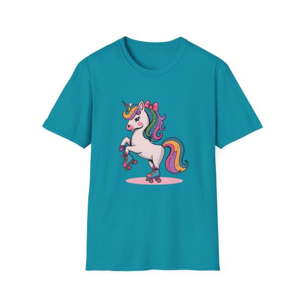 Tshirt Drapeau LGBT licorne sur un skateboard sur fond noir design vibrant et stylé pour sensibilisation à la diversité LGBTQ+ shirt t-shirt - Image 97