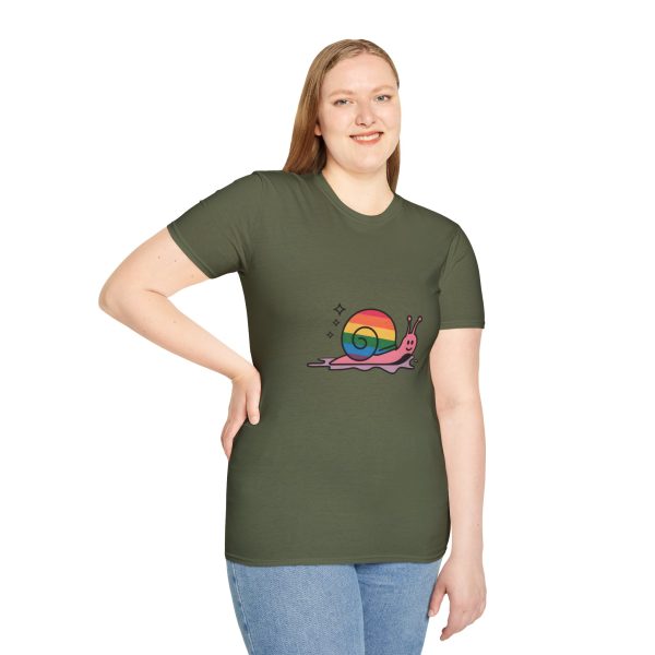 Tshirt Drapeau LGBT escargot avec coquille arc-en-ciel design amusant et coloré pour sensibilisation LGBTQ+ et fierté shirt t-shirt - Image 65