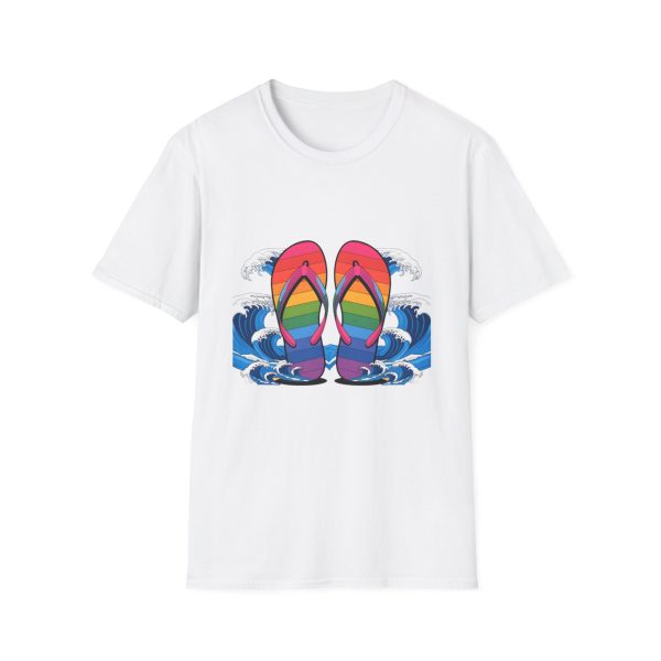 Tshirt LGBT+ tongs flottant dans l'eau design coloré et décontracté pour célébrer la fierté LGBTQ+ et l'amour universel shirt t-shirt - Image 13