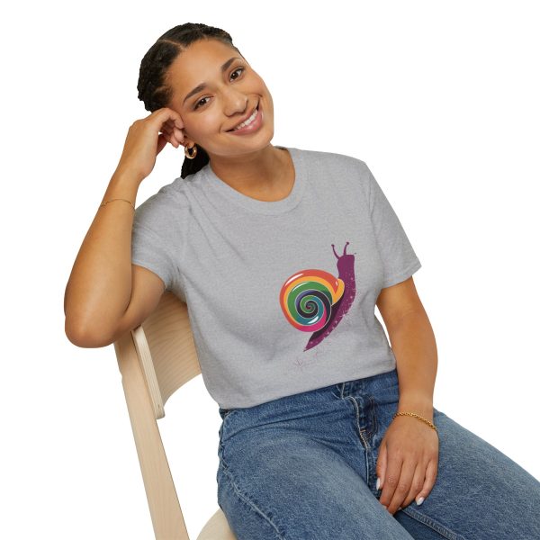 Tshirt Drapeau LGBT escargot assis sur un flocon de neige design mignon et coloré pour sensibilisation à la diversité LGBTQ+ shirt t-shirt - Image 34