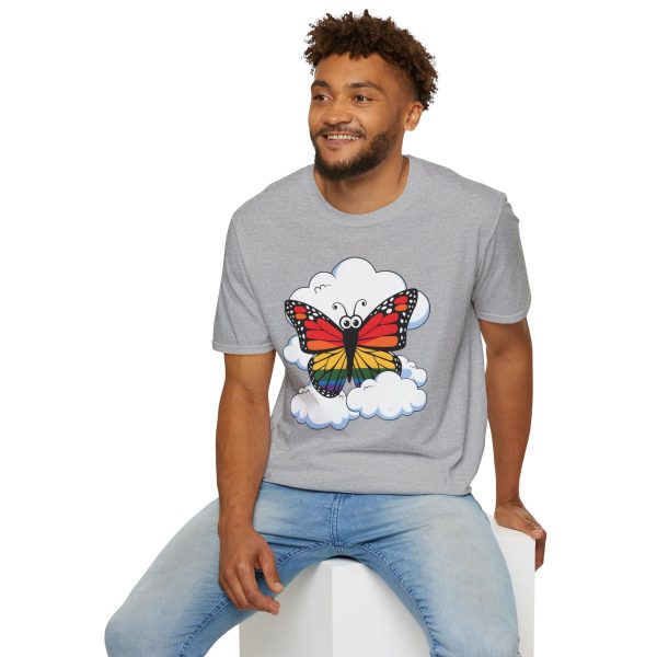 Tshirt Drapeau LGBT papillon assis sur un nuage dans le ciel design poétique et coloré pour sensibilisation et fierté LGBTQ+ shirt t-shirt - Image 36