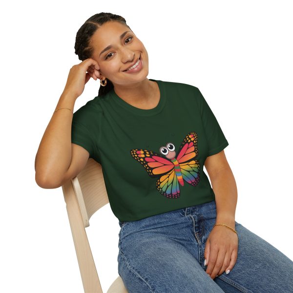 Tshirt LGBTQ+ papillon coloré avec grands yeux sur fond noir design vibrant et amusant pour célébrer la diversité LGBTQ+ shirt t-shirt - Image 82