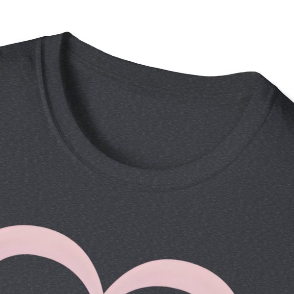 Tshirt LGBTQ+ flamants roses formant un coeur design symbolique et symbolique pour célébrer l'amour et la diversité LGBTQ+ shirt t-shirt - Image 3