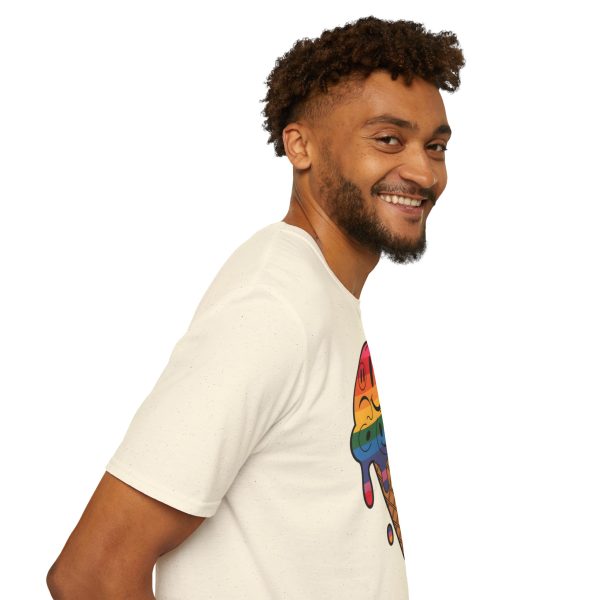 Tshirt LGBT+ cônes de glace avec visages souriants design amusant et mignon pour sensibilisation à la diversité et inclusion LGBTQ+ t-shirt - Image 47