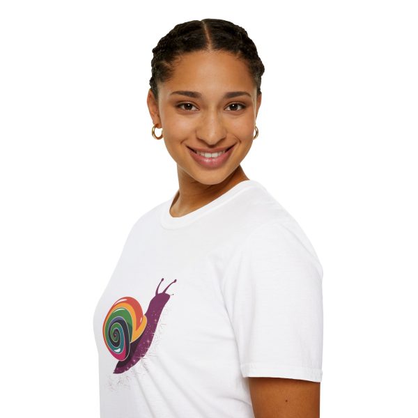 Tshirt Drapeau LGBT escargot assis sur un flocon de neige design mignon et coloré pour sensibilisation à la diversité LGBTQ+ shirt t-shirt - Image 21