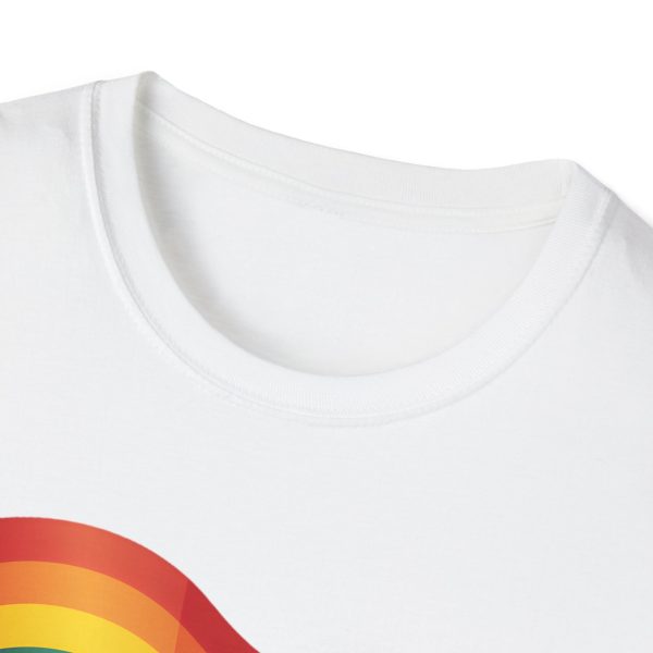 Tshirt Drapeau LGBT paresseux tenant un drapeau arc-en-ciel design amusant et mignon pour sensibilisation et inclusion LGBTQ+ shirt t-shirt - Image 15