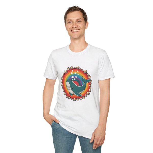 Tshirt LGBT+ baleine avec un arc-en-ciel en arrière-plan design magique et coloré pour sensibilisation et inclusion LGBTQ+ shirt t-shirt - Image 19