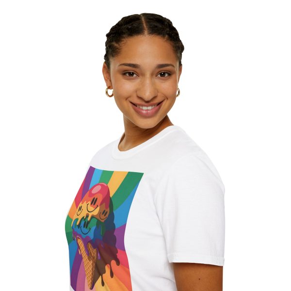 Tshirt Drapeau LGBT trois cônes de glace avec garnitures différentes design amusant et coloré pour célébrer la diversité LGBTQ+ t-shirt - Image 21