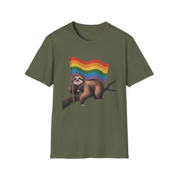 Tshirt Drapeau LGBT paresseux tenant un drapeau arc-en-ciel sur une branche design amusant et coloré pour sensibilisation LGBTQ+ t-shirt - Image 61