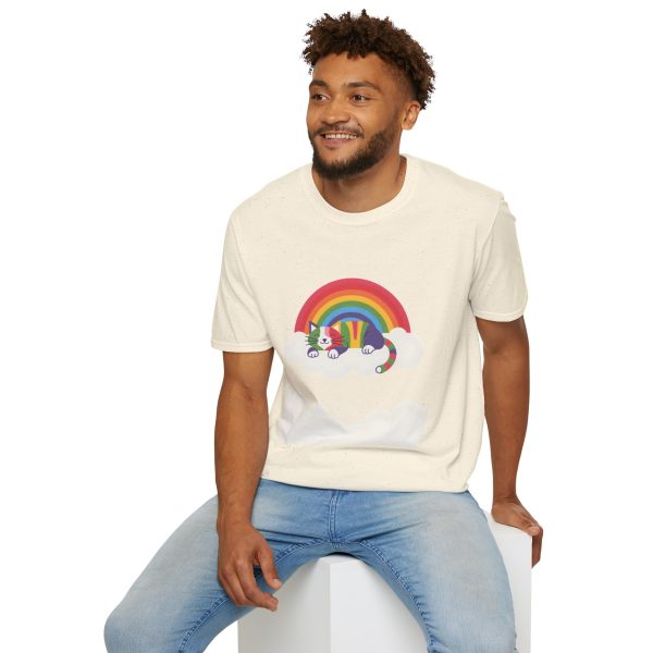 Tshirt LGBTQ+ chat dormant sur un nuage avec arc-en-ciel en arrière-plan design mignon et apaisant pour fierté LGBTQ+ shirt t-shirt - Image 48