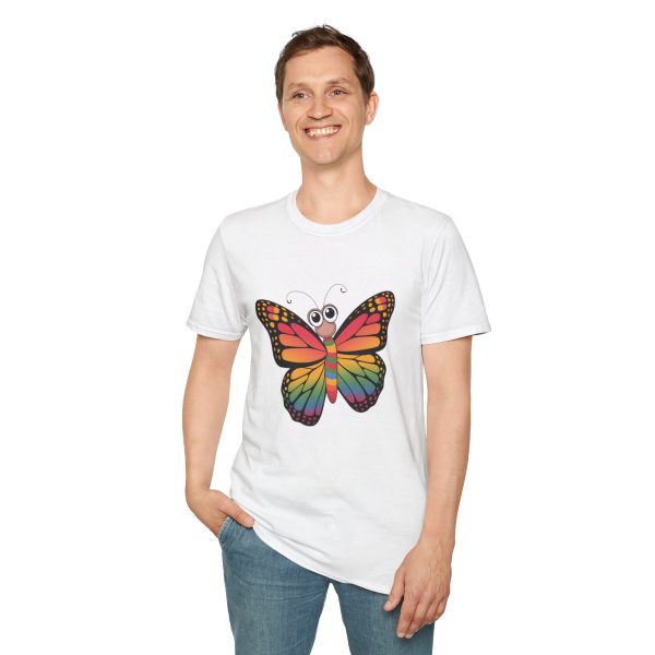 Tshirt LGBTQ+ papillon coloré avec grands yeux sur fond noir design vibrant et amusant pour célébrer la diversité LGBTQ+ shirt t-shirt - Image 19