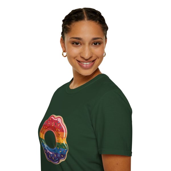 Tshirt Drapeau LGBT donut arc-en-ciel avec paillettes sur fond noir design coloré et amusant pour célébrer la diversité LGBTQ+ shirt t-shirt - Image 81