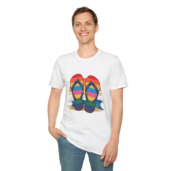 Tshirt LGBTQ+ tongs sur la plage design décontracté et estival pour célébrer la fierté et la diversité LGBTQ+ shirt t-shirt - Image 19