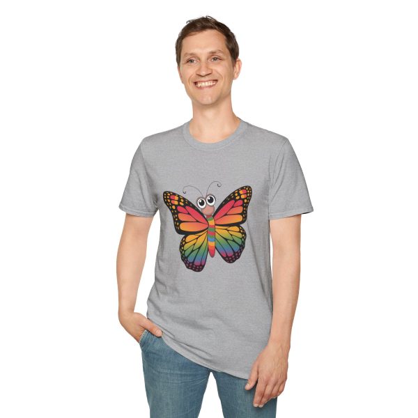 Tshirt LGBTQ+ papillon coloré avec grands yeux sur fond noir design vibrant et amusant pour célébrer la diversité LGBTQ+ shirt t-shirt - Image 31