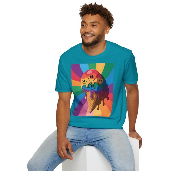 Tshirt Drapeau LGBT trois cônes de glace avec garnitures différentes design amusant et coloré pour célébrer la diversité LGBTQ+ t-shirt - Image 108