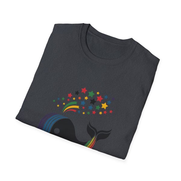 Tshirt LGBT+ baleine sautant hors d'un arc-en-ciel design magique et coloré pour célébrer la fierté et diversité LGBTQ+ shirt t-shirt - Image 4