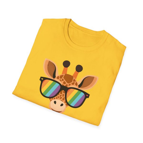 Tshirt LGBT+ girafe avec lunettes de soleil et rayure arc-en-ciel design humoristique et stylé pour fierté et soutien LGBTQ+ shirt t-shirt - Image 52