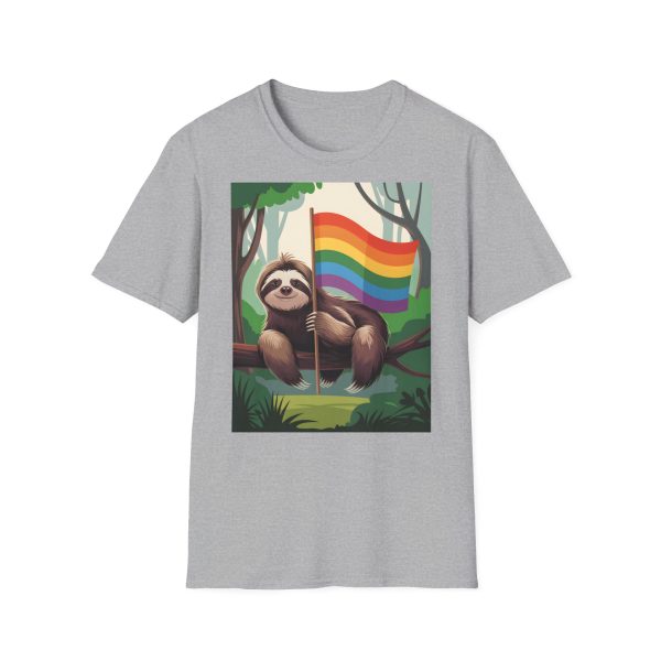 Tshirt Drapeau LGBT paresseux assis sur un arbre tenant un drapeau arc-en-ciel design décontracté et coloré pour fierté LGBTQ+ shirt t-shirt - Image 25