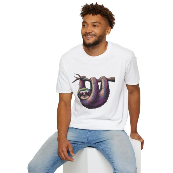 Tshirt LGBTQ+ paresseux accroché à une branche avec des lunettes de soleil design amusant et relaxant pour célébrer la fierté LGBTQ+ t-shirt - Image 24