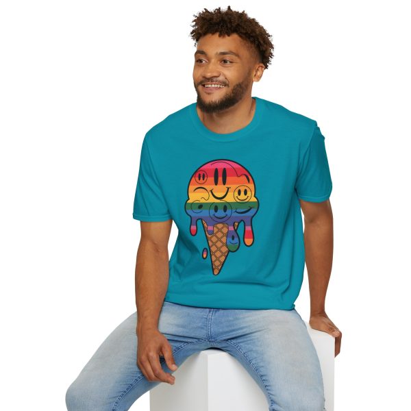 Tshirt LGBT+ cônes de glace avec visages souriants design amusant et mignon pour sensibilisation à la diversité et inclusion LGBTQ+ t-shirt - Image 108