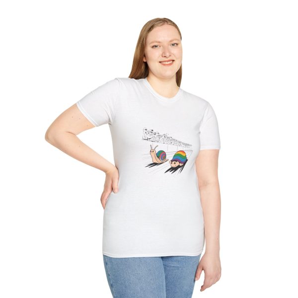 Tshirt LGBTQ+ deux escargots superposés design amusant pour célébrer la fierté et l'inclusion dans la communauté LGBT+ shirt t-shirt - Image 17