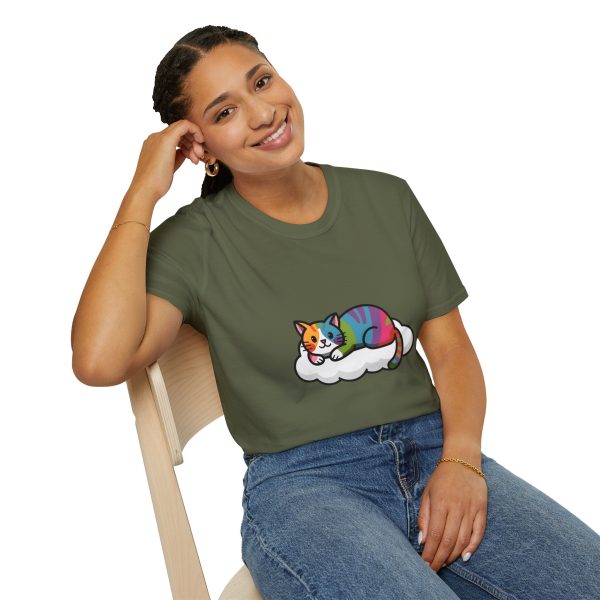 Tshirt LGBTQ+ chat allongé sur un nuage design mignon et apaisant pour célébrer l'amour et la diversité dans la communauté LGBTQ+ t-shirt - Image 70