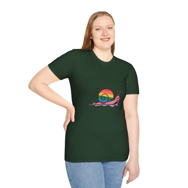 Tshirt Drapeau LGBT escargot avec coquille arc-en-ciel design amusant et coloré pour sensibilisation LGBTQ+ et fierté shirt t-shirt - Image 77