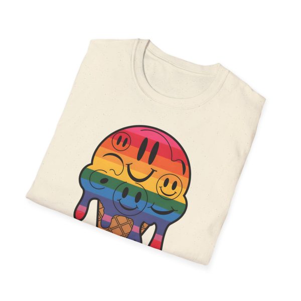 Tshirt LGBT+ cônes de glace avec visages souriants design amusant et mignon pour sensibilisation à la diversité et inclusion LGBTQ+ t-shirt - Image 40