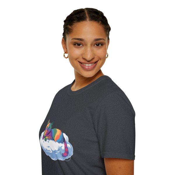 Tshirt Drapeau LGBT chat allongé sur un nuage design mignon et poétique pour sensibilisation et inclusion LGBTQ+ shirt t-shirt - Image 9