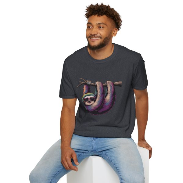 Tshirt LGBTQ+ paresseux accroché à une branche avec des lunettes de soleil design amusant et relaxant pour célébrer la fierté LGBTQ+ t-shirt - Image 12