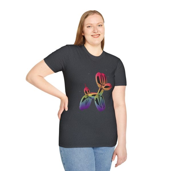 Tshirt LGBTQ+ ballon chien coloré sur fond noir design fun et éclatant pour célébrer la fierté LGBT+ et diversité des genres shirt t-shirt - Image 5