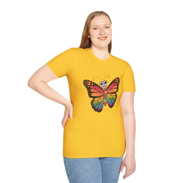 Tshirt LGBTQ+ papillon coloré avec grands yeux sur fond noir design vibrant et amusant pour célébrer la diversité LGBTQ+ shirt t-shirt - Image 53