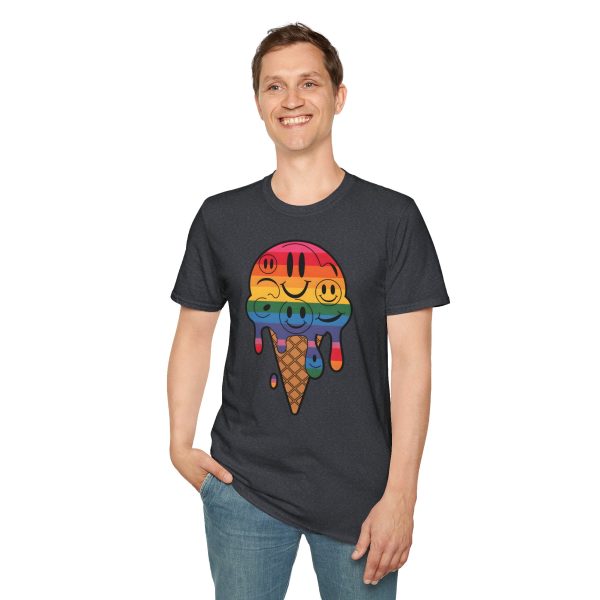 Tshirt LGBT+ cônes de glace avec visages souriants design amusant et mignon pour sensibilisation à la diversité et inclusion LGBTQ+ t-shirt - Image 7