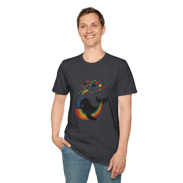 Tshirt LGBT+ baleine sautant hors d'un arc-en-ciel design magique et coloré pour célébrer la fierté et diversité LGBTQ+ shirt t-shirt - Image 7